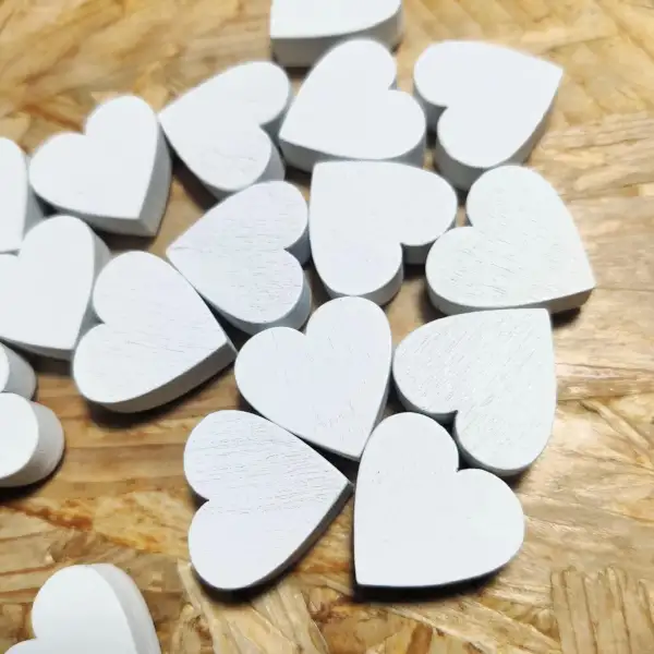 10 Cuori di legno bianchi